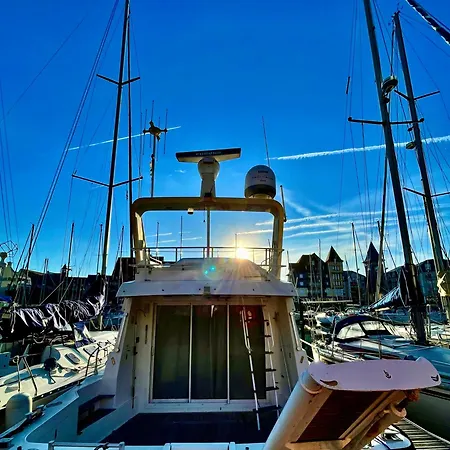 Yacht Deauville Exterior photo