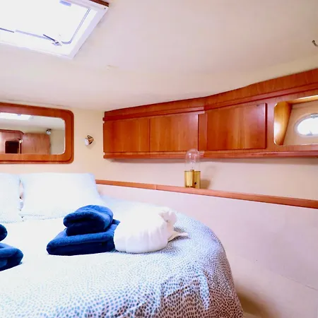 Yacht Deauville Exterior photo