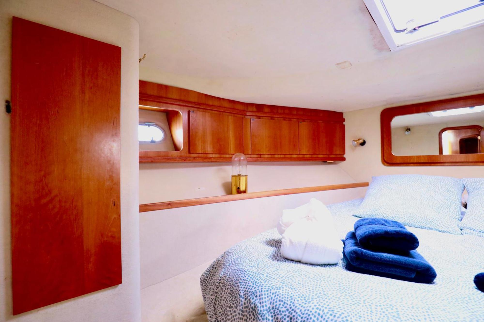 Yacht Botel *