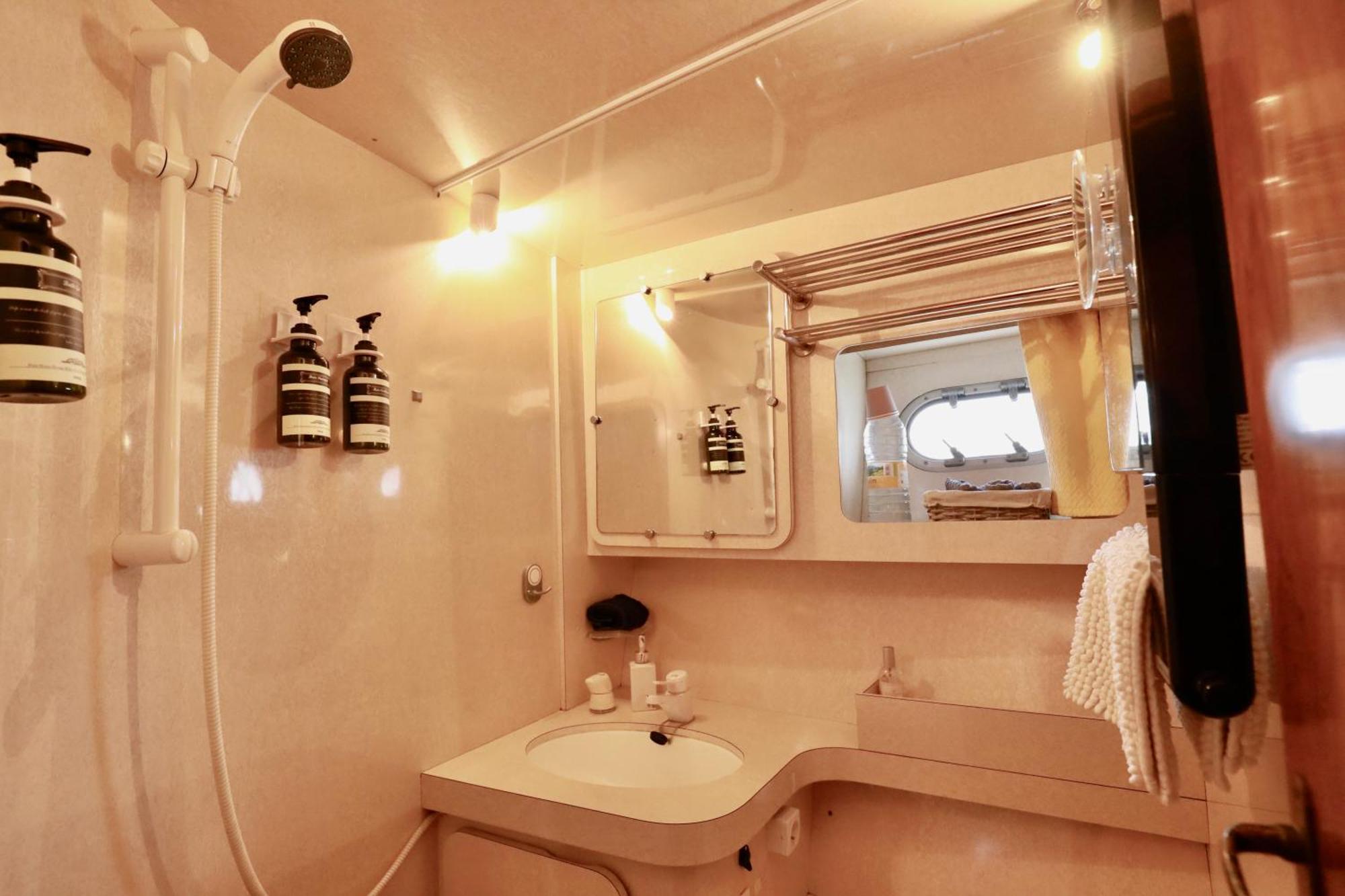 Yacht Botel Deauville